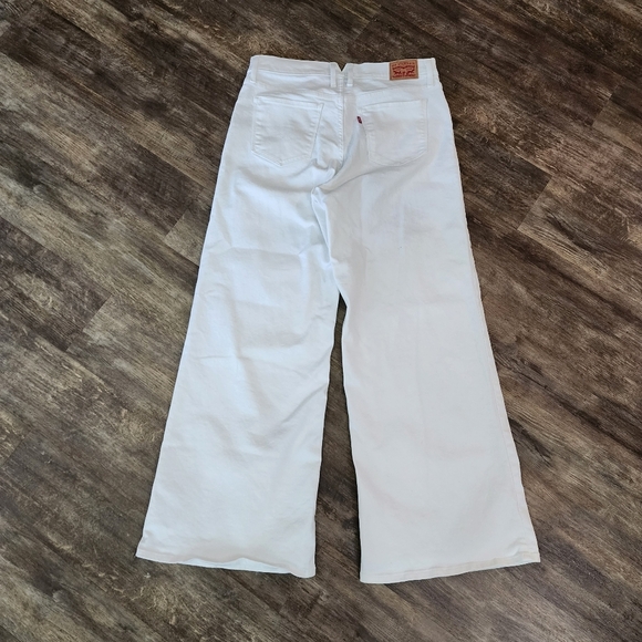 Levi Women's White Wide-Leg Jeans Shaping Size 32 Medium rise. NWOT - Picture 10 of 11